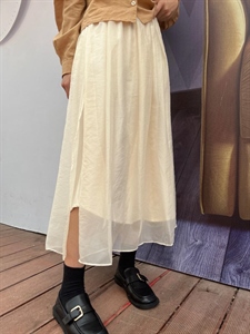 布意情怀档口联系方式-意法服饰城 4楼4161