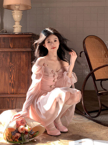 简尚服饰-国大小众设计设计甜美风一手货源档口